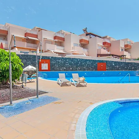 Dom wakacyjny Townhouse Sunset - Pool Area, Chill Out Terrace And Bbq